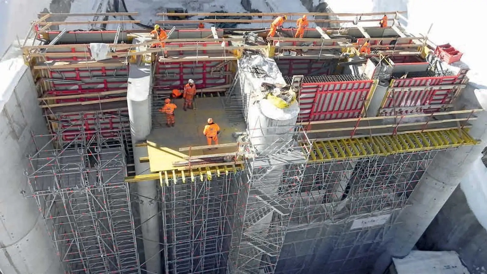 heavy-duty scaffold towers